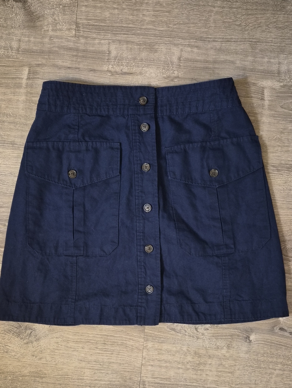Banana Republic Navy Button-Front Skirt with Pocket Flaps sz 6